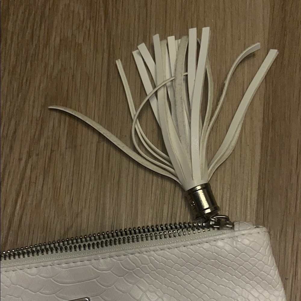 Rodan + Fields White Embossed Clutch - Picture 4 of 6